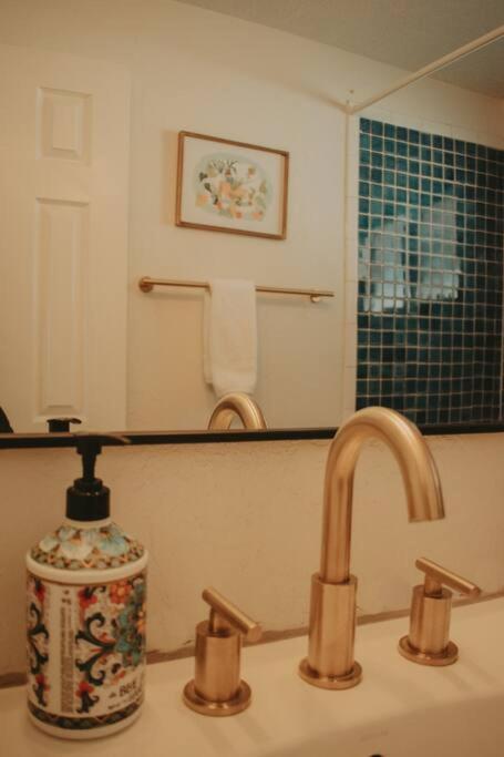 Casa Charleston-3Br-2Bath-Hot Tub-Pet Friendly-No Pet Fees! Βίλα Αλμπουκέρκι Εξωτερικό φωτογραφία