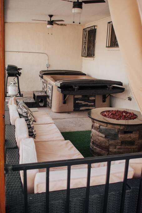 Casa Charleston-3Br-2Bath-Hot Tub-Pet Friendly-No Pet Fees! Βίλα Αλμπουκέρκι Εξωτερικό φωτογραφία